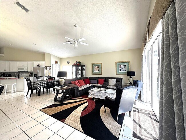 Building Photo - 16724 Rolling Green Dr