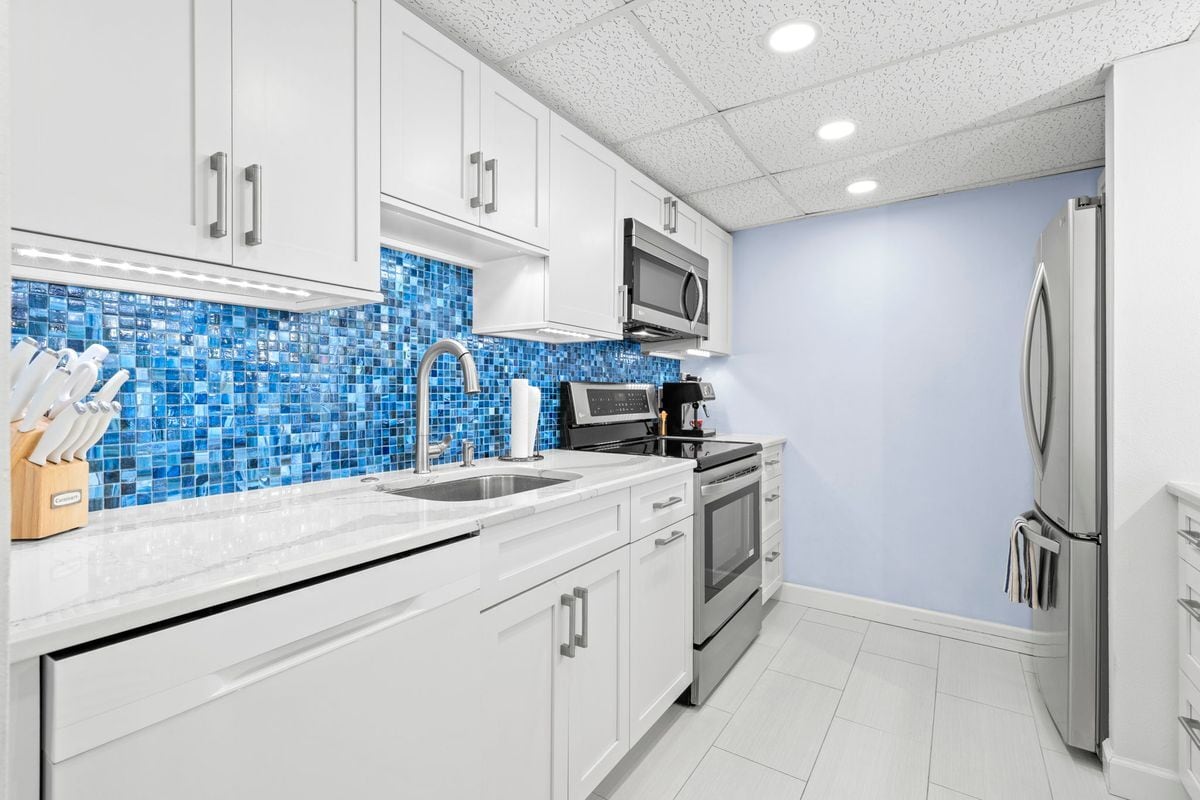 Building Photo - 51 Island Way