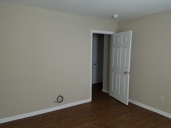 Building Photo - 3624 Yarbrough Ave