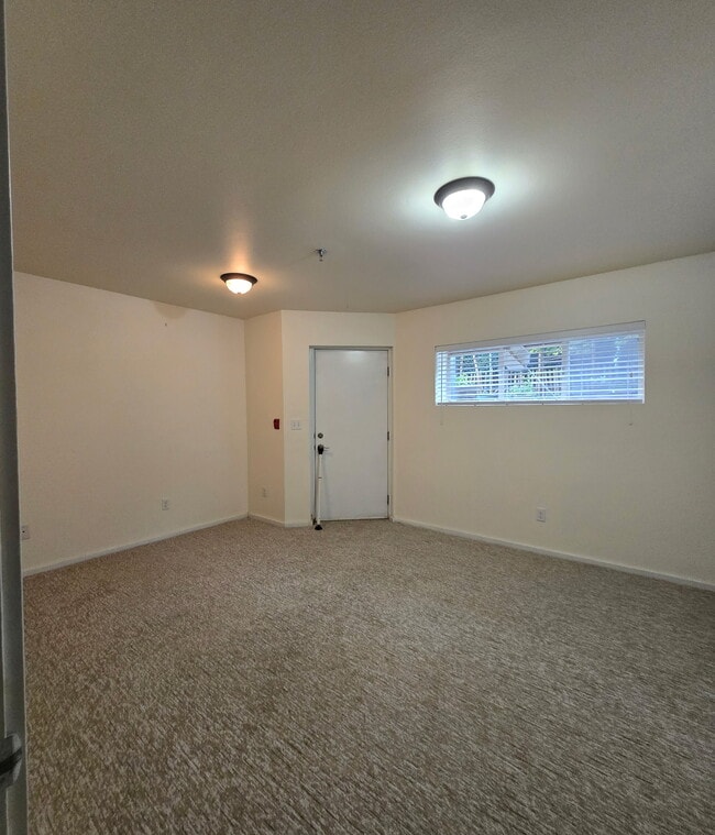 Building Photo - 11570 Stone Ave N