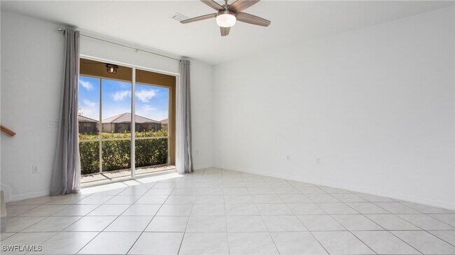 Building Photo - 2792 Blossom Wy