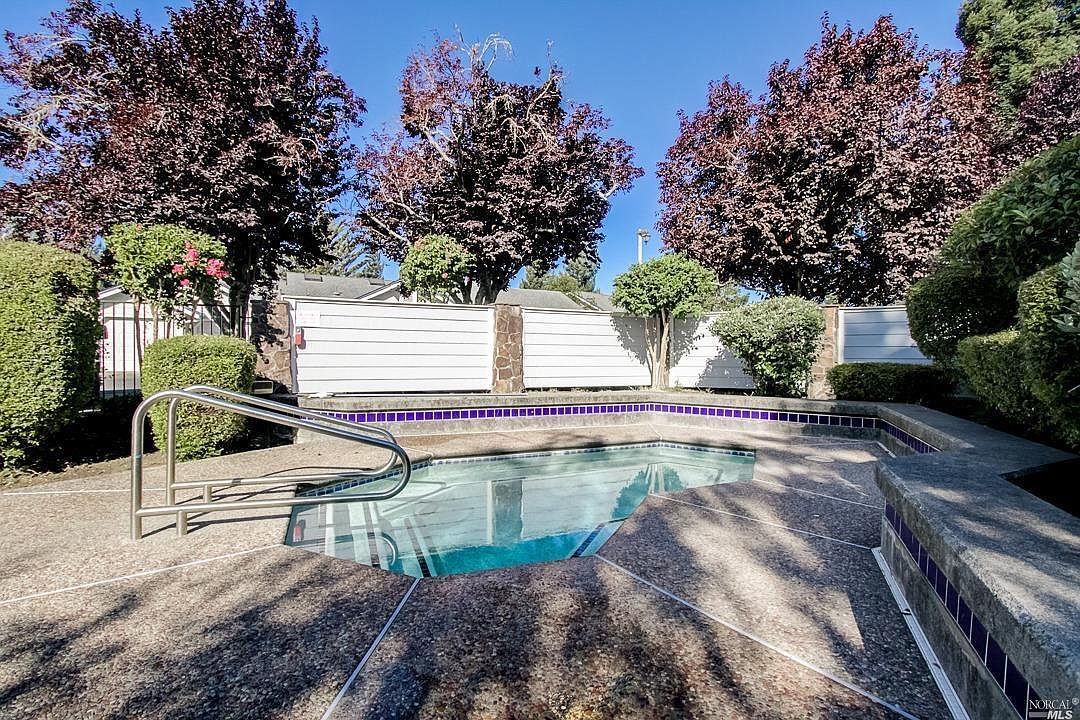 Hot Tub - 2103 Stonefield Ln