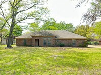 Building Photo - 228 S Pearson Ln