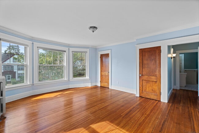 Building Photo - 809 Edgewood Ave