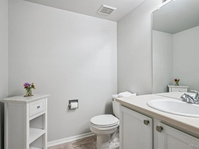 Building Photo - Charming 4BR Townhome in Thornton