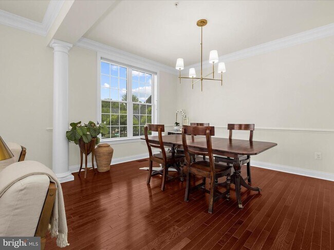 Building Photo - 8512 Pine Springs Dr