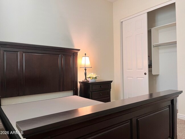 Building Photo - 2208 E Indian Wells Dr