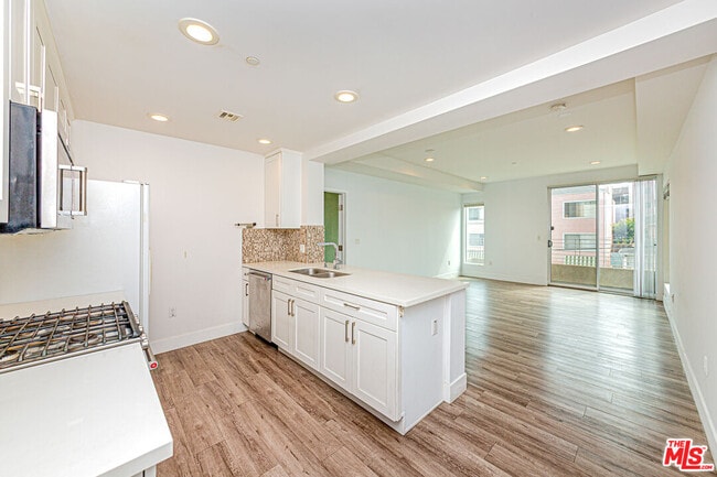 Building Photo - 1101 S Harvard Blvd