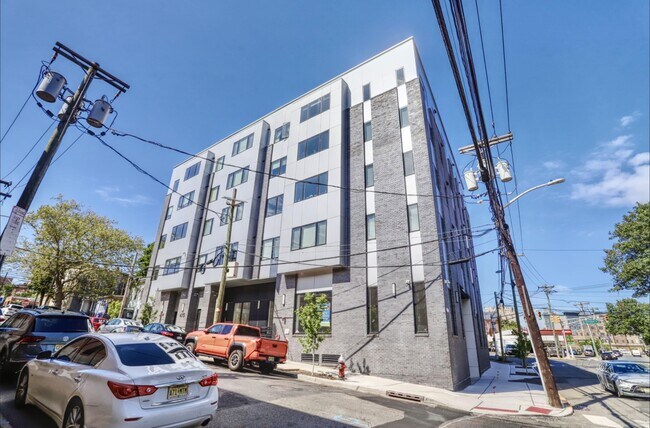 Building Photo - 475 Communipaw Ave