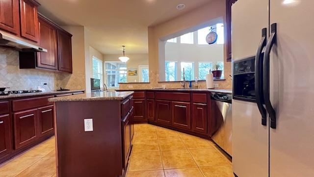 Building Photo - 7908 Menler Dr