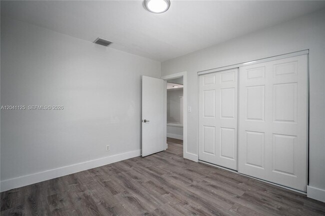 Building Photo - 1691 NE 143rd St