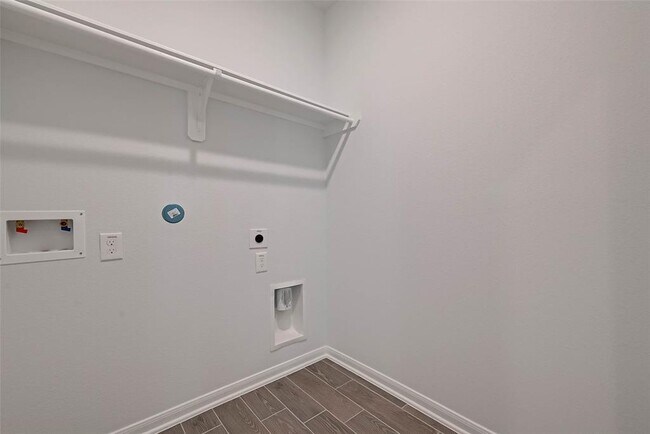 Building Photo - 939 Summer Vlg Wy