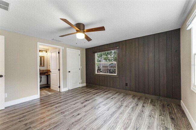 Building Photo - 2351 Westminster Ct