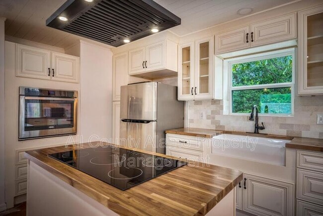 Building Photo - 211 Beechwood Ln