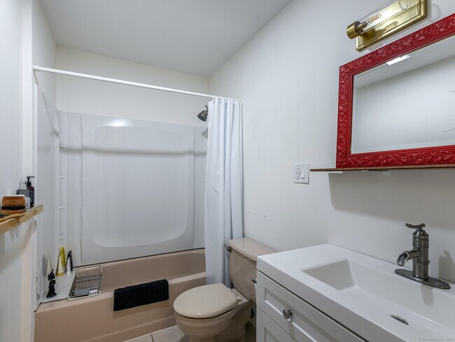 Building Photo - 7 Owls Nest Ln