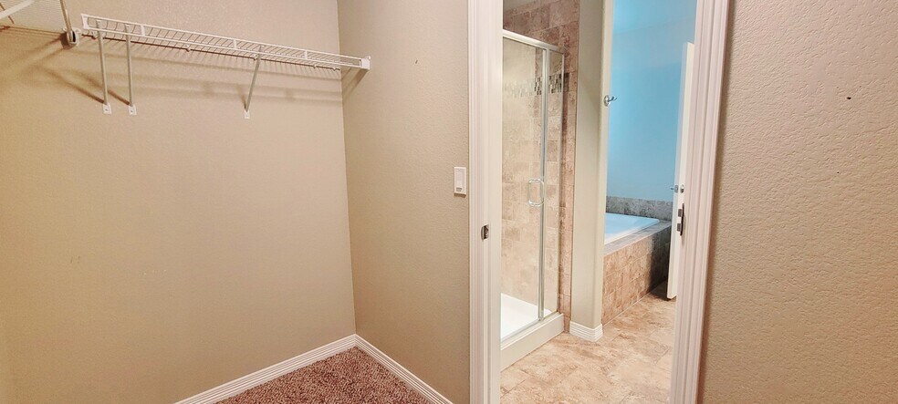 Building Photo - 6729 Kearsarge Dr