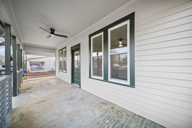 Building Photo - 1703 Lowder St