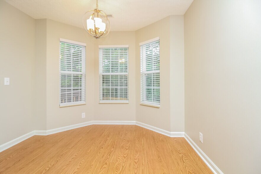 Building Photo - 5832 Murphywood Crosing