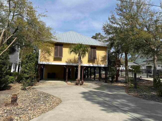 Building Photo - 1708 25th Ave N