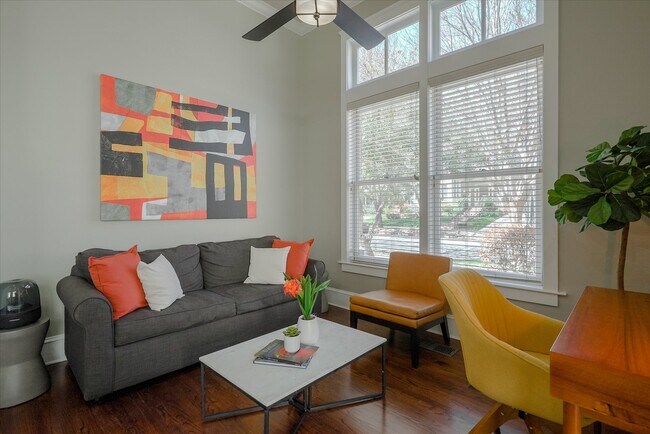 Building Photo - 2618 Thomas Ave