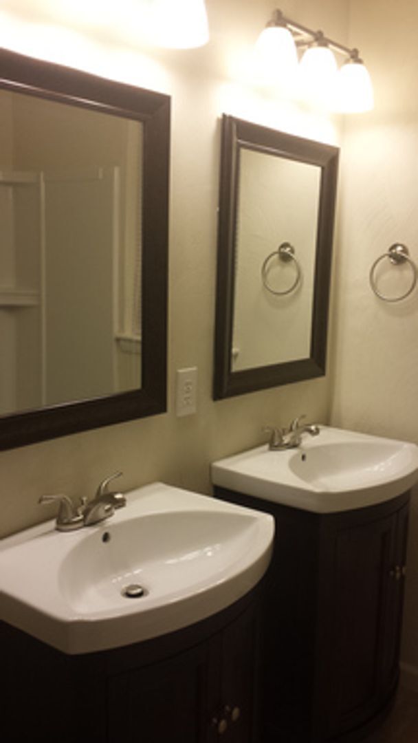 Building Photo - Beautifully Remodeled Home