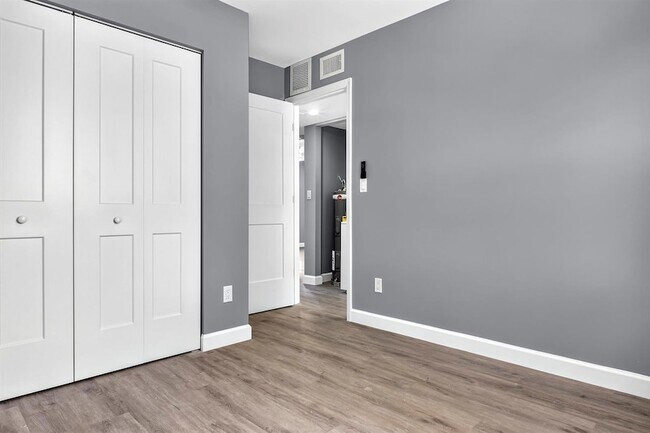 Building Photo - 3236 Coral Ridge Dr