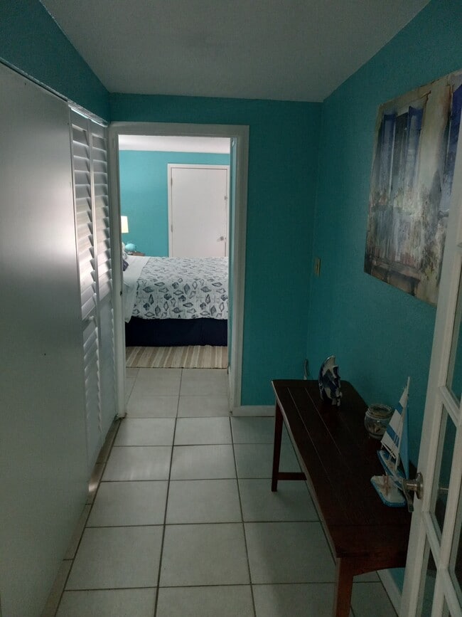 Building Photo - 4220 37th Ave N