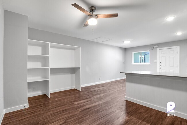 Building Photo - 803-809 Tirado St