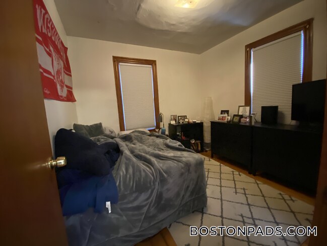 Building Photo - 42 Jay St