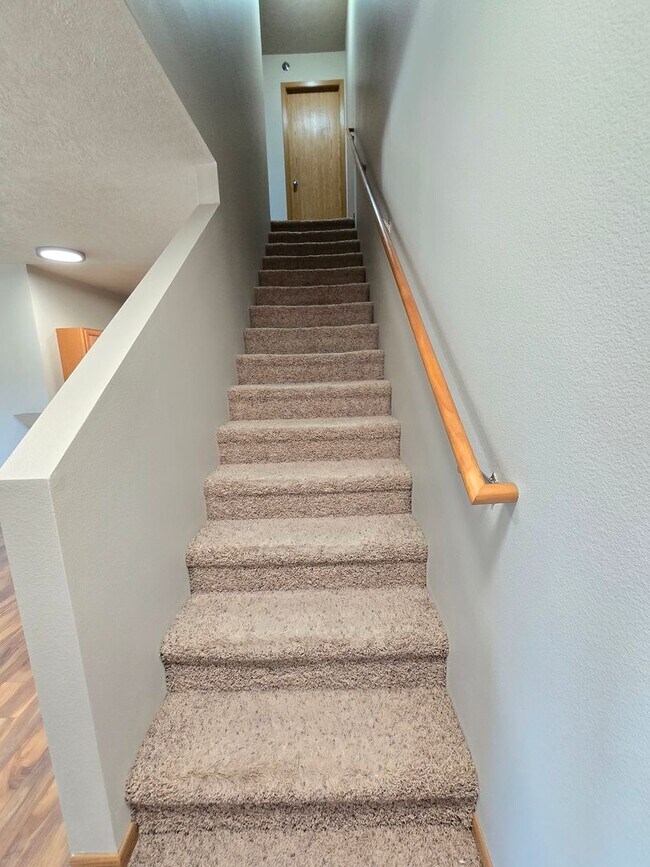 Building Photo - Beautiful Condo!!!