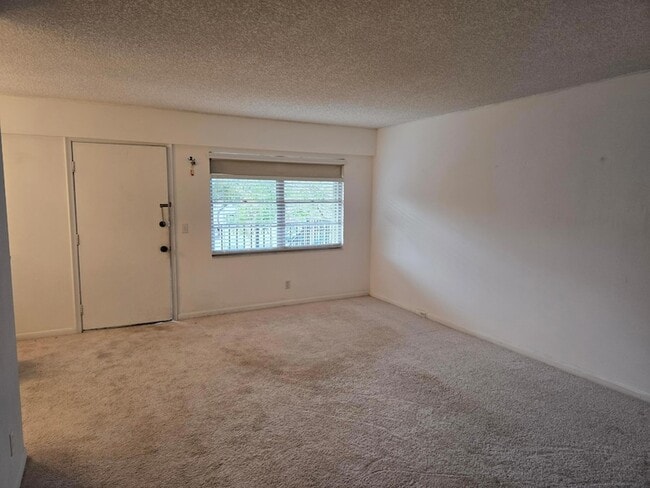 Building Photo - 151 SW 135th Terrace