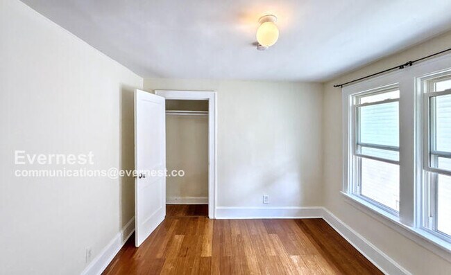Building Photo - 783 Seymour Ave
