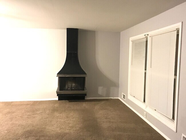 Building Photo - Move In Ready Cozy 3 bedroom