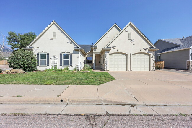 Primary Photo - $3,650 - 4 Bed, 4 Bath Home with 4 Car Gar...