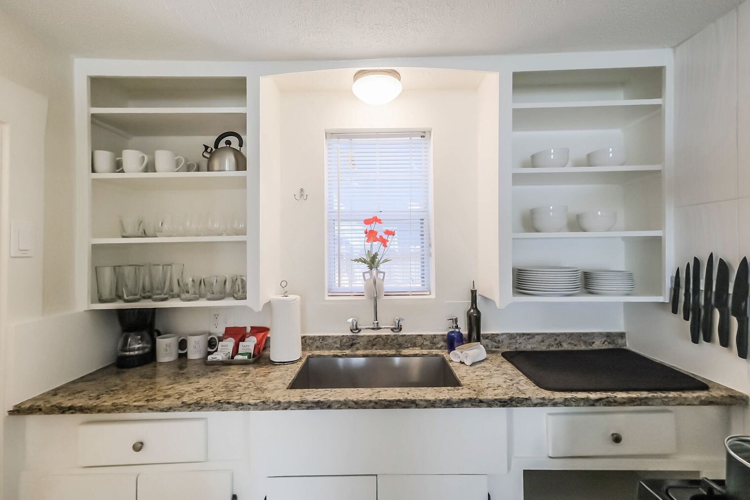 Building Photo - 1327 W 21st St