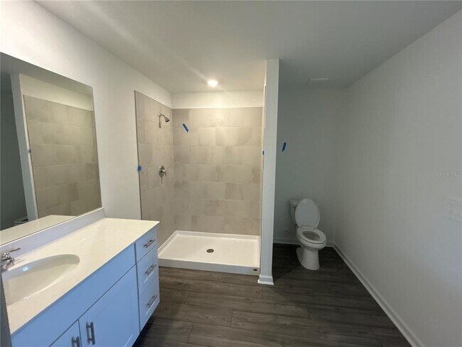 Building Photo - 3084 NE 38th St