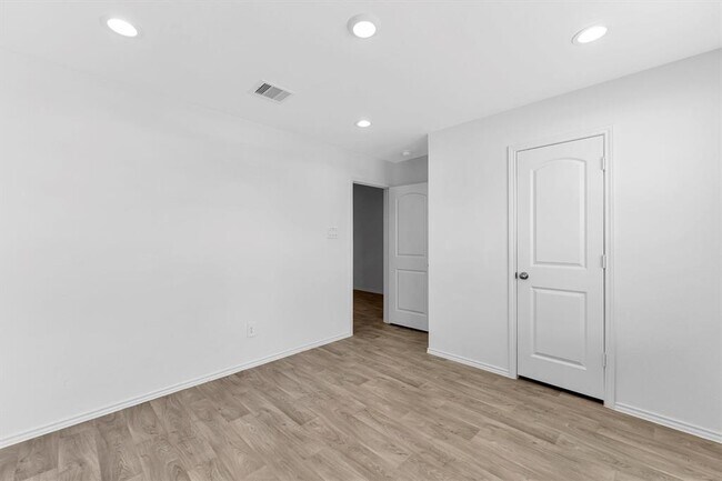 Building Photo - 20818 Marigold Meadows St