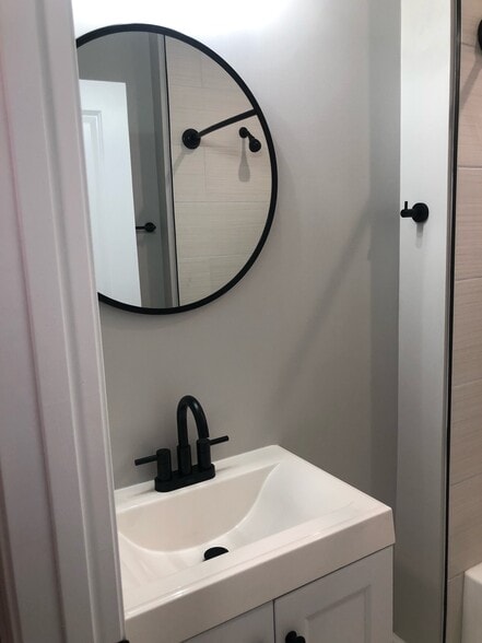 Bathroom - 2737 Maryland Ave
