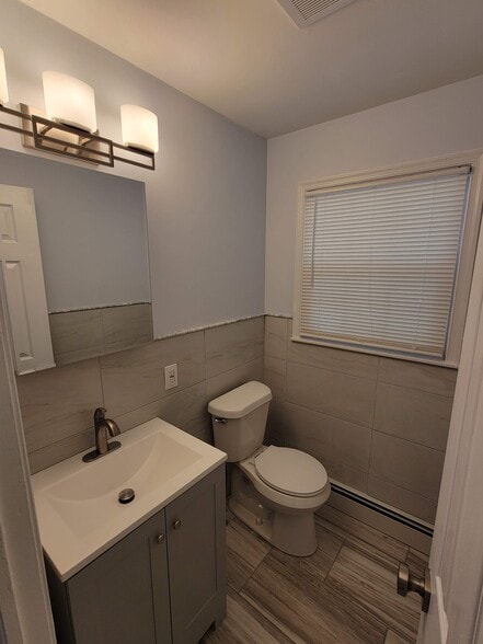 Building Photo - 936 Durham Rd