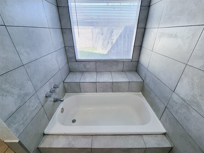 Building Photo - 8514 Opalwood Ct