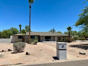 Building Photo - 5634 E Wilshire Dr