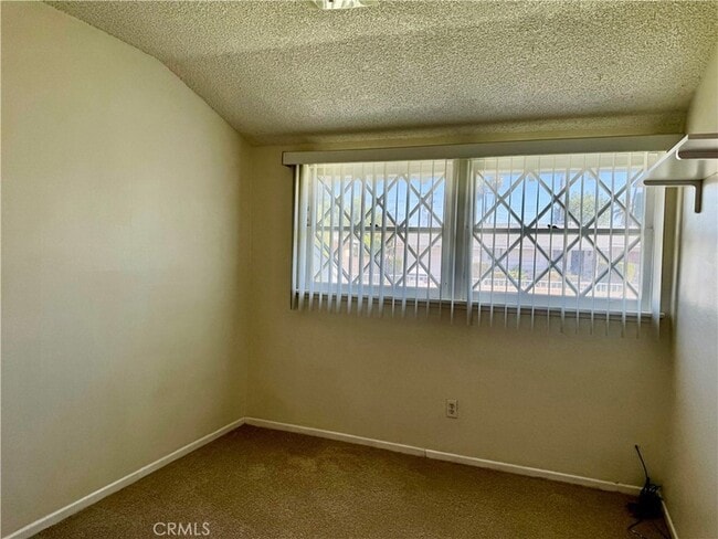 Building Photo - 11543 Swinton Ave