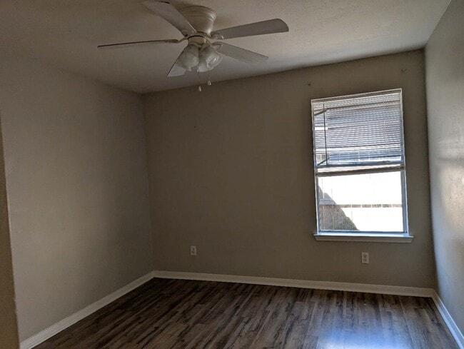 Building Photo - 3123 Bay Creek Dr