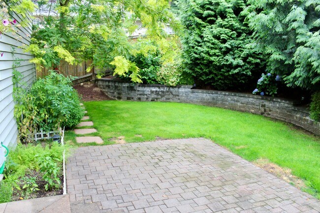 Building Photo - Rose Hill - Kirkland Home