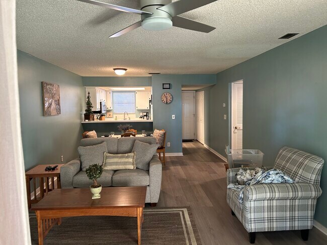 Building Photo - 222 Hiawatha Ct