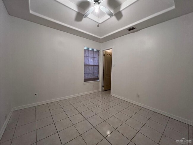 Building Photo - 618 Melanie Dr