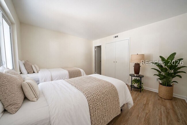 Building Photo - 141 Lamotte Dr
