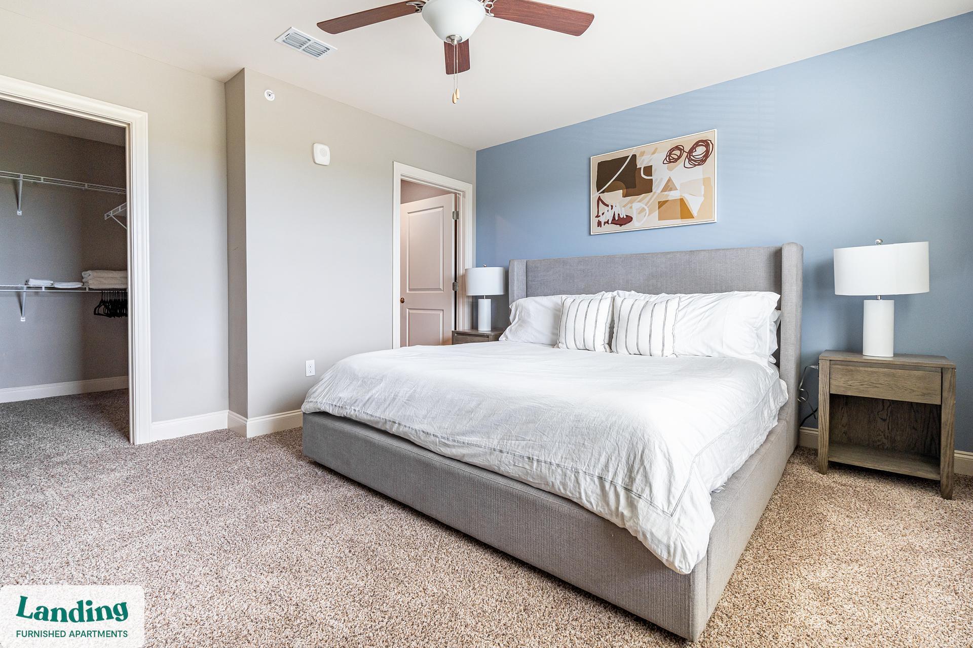 Building Photo - 305 Laredo Dr