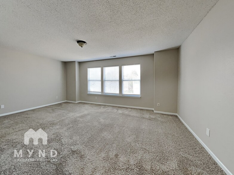 Building Photo - 16726 Lowell Dr