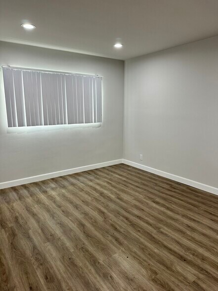 Building Photo - 1477 S Sherbourne Dr
